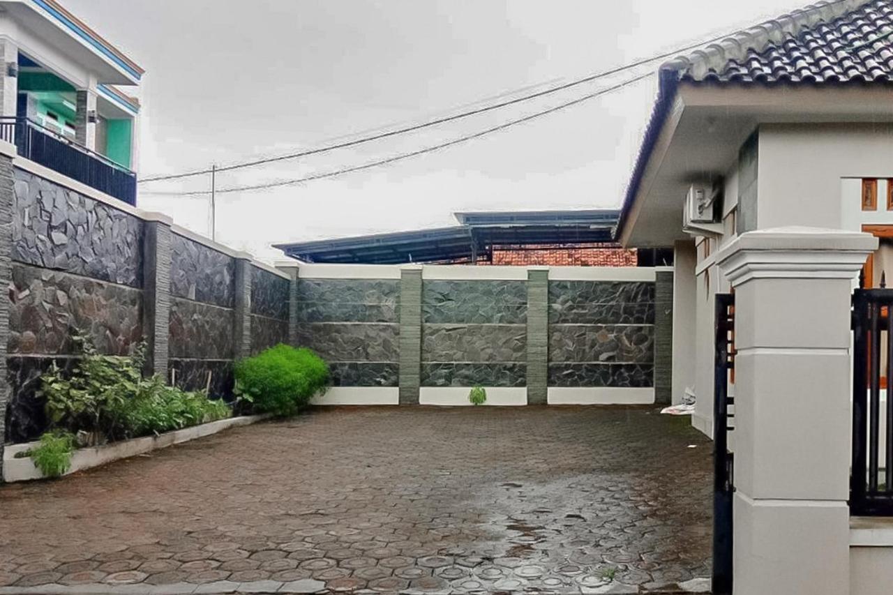 Wisma Andali Syariah Near Rsud Cideres Majalengka Exterior foto